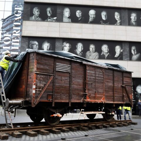 AP19090584992223-1100x733