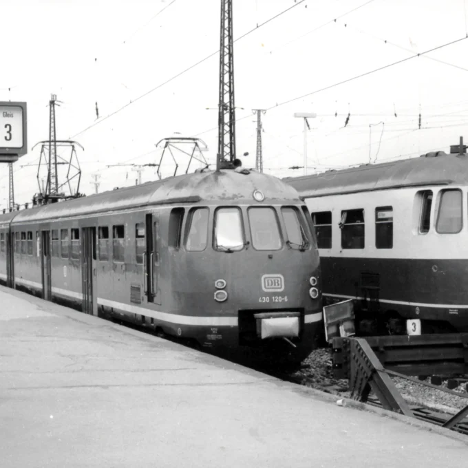 Elektrische Triebwagen 6051512